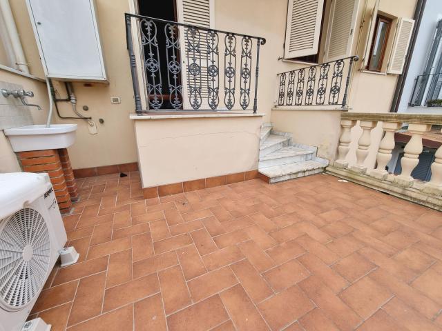 Appartamento in affitto Viareggio