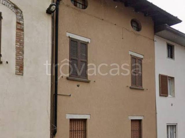 Appartamento in affitto a Madone