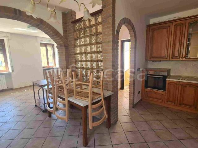 Appartamento in affitto a Mairago, parzialmente arredato, ingresso indipendente, balcone TrovaCasa