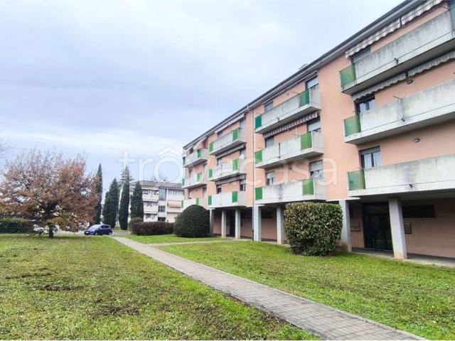 Appartamento in affitto a Malnate via Agrigento Piazzale f.lli Rosselli, 4, arredato, zona servita, cantina TrovaCasa