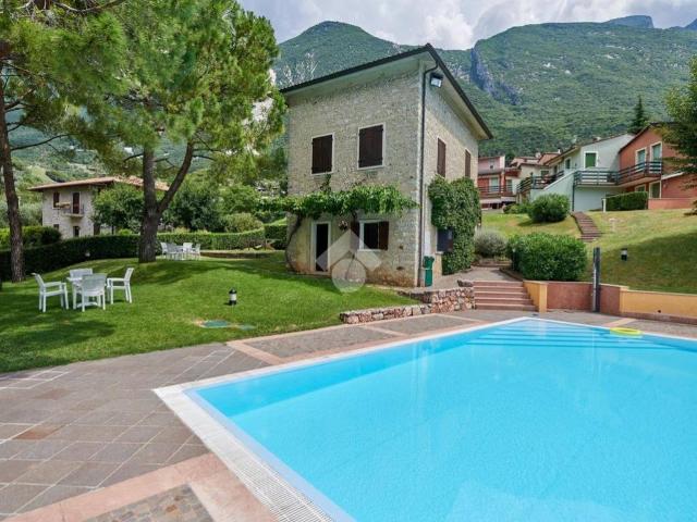 Appartamento in affitto a Malcesine via Calchere, 3, arredato, terrazzo, collinare TrovaCasa