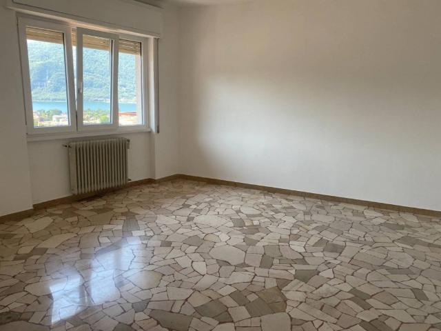 Appartamento in affitto a Mandello del Lario via Aldo Moro, non arredato/vuoto, terrazzo, ascensore TrovaCasa
