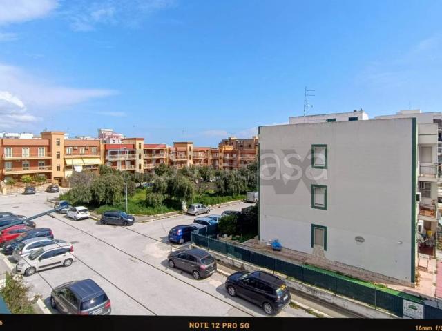 Appartamento in affitto a Manfredonia piazza delle Viole, 9, non arredato/vuoto, doppia esposizione, buono stato TrovaCasa
