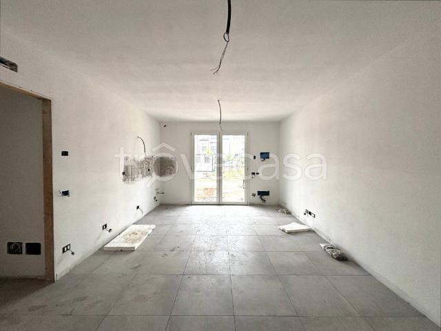 Appartamento in affitto a Mantova, non arredato/vuoto, giardino privato, posto auto TrovaCasa