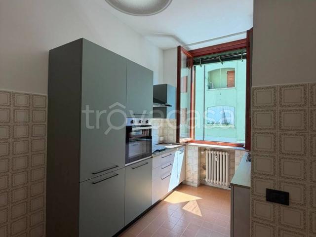 Appartamento in affitto a Mantova via Luigi Einaudi, 3, non arredato/vuoto, box, ascensore TrovaCasa