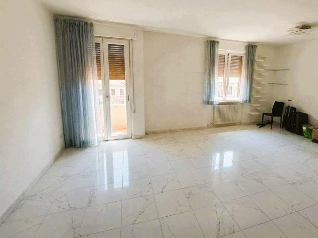 Appartamento in affitto a Massa MS