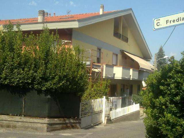 APPARTAMENTO in AFFITTO a MASSA CENTRO di 4 vani