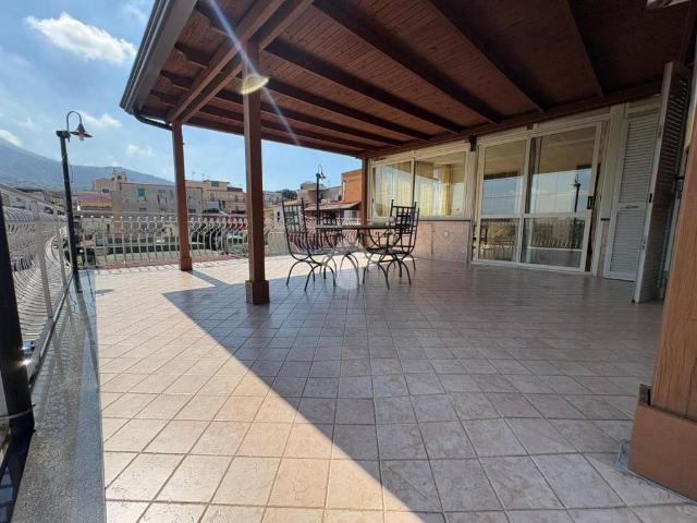 Appartamento in affitto a Massa di Somma via Gennaro Paparo, 67, terrazzo, parzialmente arredato, doppia esposizione TrovaCasa