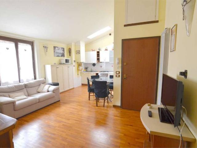 Appartamento in affitto a Massa e Cozzile PT