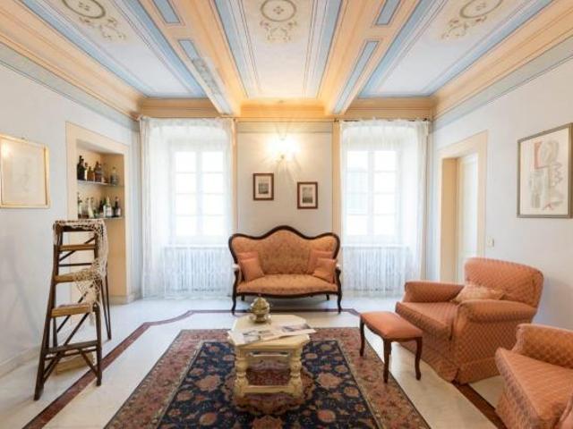 Appartamento in affitto a Massa 280 mq Rif: 1414690