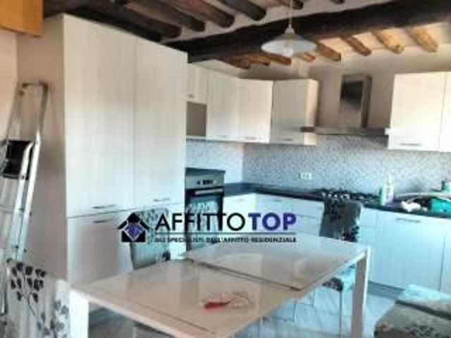 Appartamento in Affitto a Massa