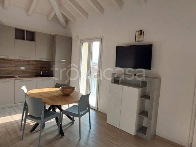 Appartamento in affitto a Marone via piazze, arredato, vista lago, travi a vista TrovaCasa