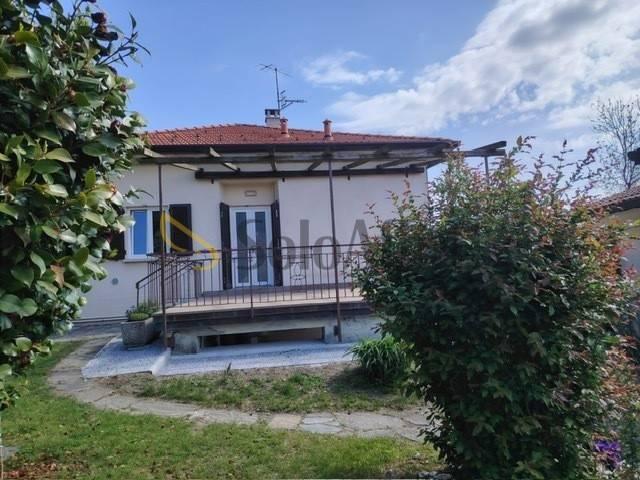 Appartamento in affitto a Marchirolo, arredato, giardino, posto auto TrovaCasa