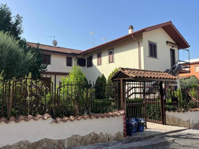 Appartamento in affitto a Marino RM