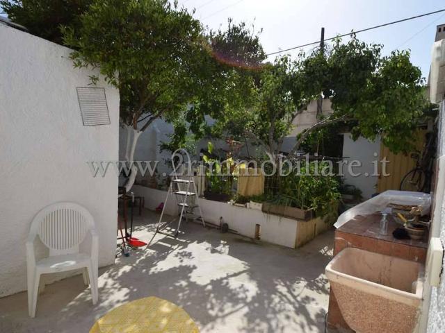 Appartamento in affitto a Mazara del Vallo via Alpi, 1, giardino privato, cucina a vista TrovaCasa