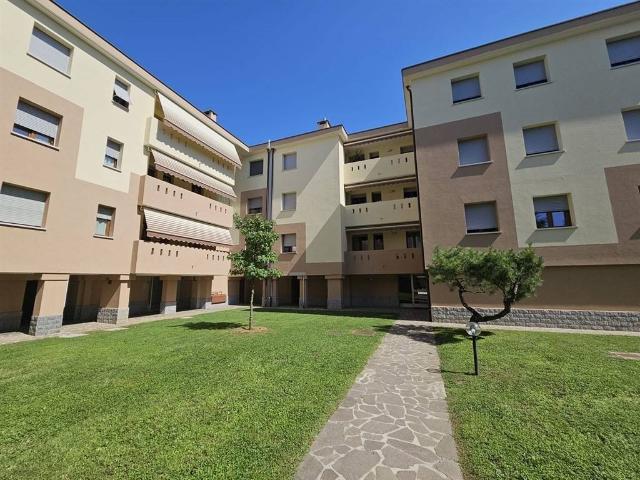 Appartamento in affitto a Meda MB