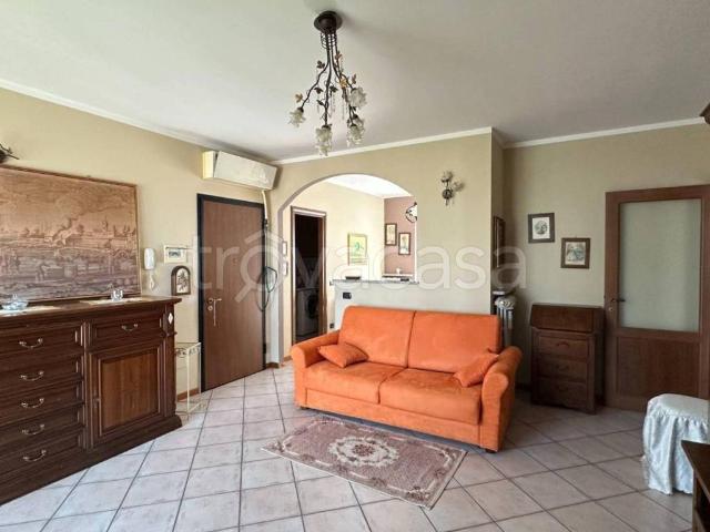Appartamento in affitto a Mede, arredato, giardino privato, box TrovaCasa