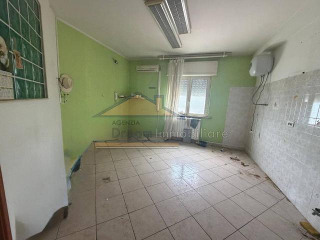 Appartamento in affitto a Melito di Napoli corso Europa, non arredato/vuoto, senza ascensore, studio TrovaCasa