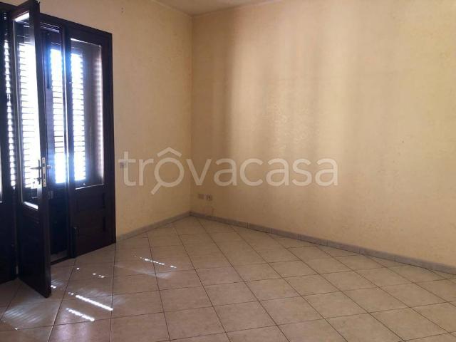 Appartamento in affitto a Menfi via Roma, non arredato/vuoto, terrazzo, mansarda TrovaCasa