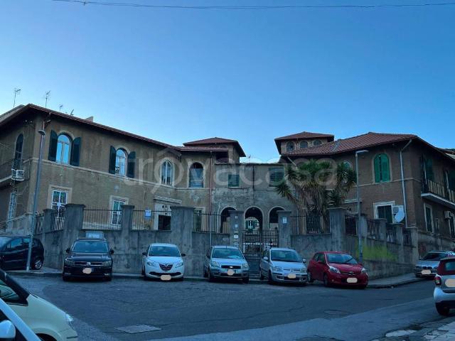 Appartamento in affitto a Messina via Grattoni, 1, non arredato/vuoto, posto auto, buono stato TrovaCasa