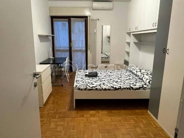 Appartamento in affitto a Milano via Col Moschin, arredato TrovaCasa