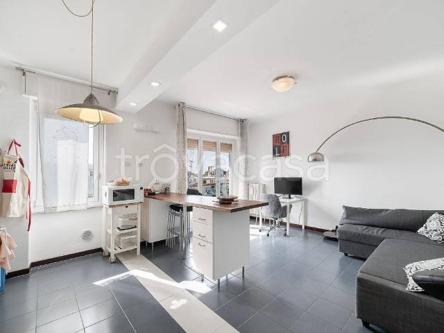 Appartamento in affitto a Milano via Coluccio Salutati, 6, arredato, centrale, balcone TrovaCasa
