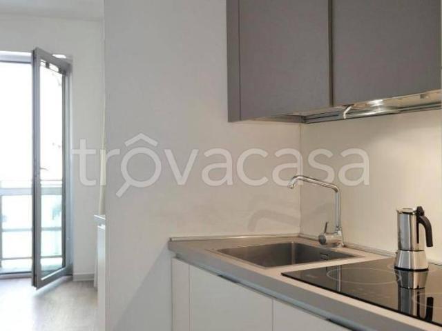 Appartamento in affitto a Milano via Copernico, Centrale