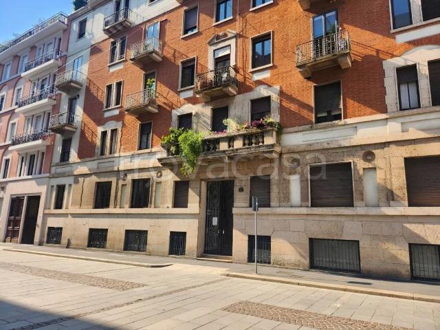 Appartamento in affitto a Milano via Cosimo del Fante, box, doppi vetri, cantina TrovaCasa