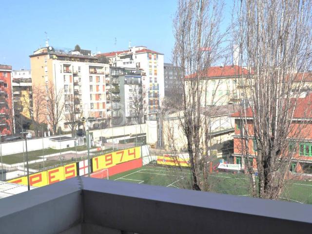 Appartamento in affitto a Milano via Caccialepori, 25, arredato, doppia esposizione, cantina TrovaCasa