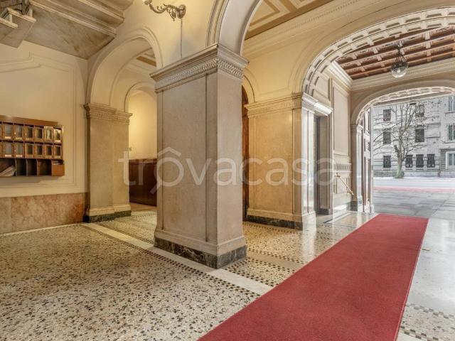Appartamento in affitto a Milano via Canova, 14, immobile di prestigio, parzialmente arredato, ascensore TrovaCasa