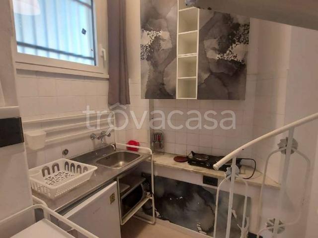 Appartamento in affitto a Milano via Carlo Botta, arredato, terrazzo, riscaldamento autonomo TrovaCasa