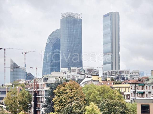 Appartamento in affitto a Milano via Carlo Dolci, 20, arredato, balcone, cucina a vista TrovaCasa