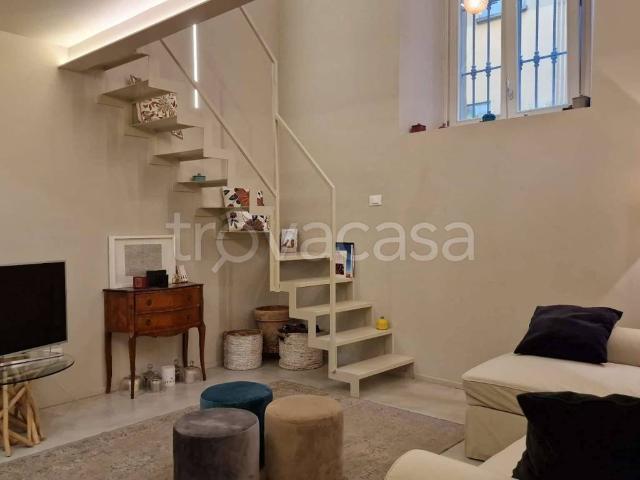 Appartamento in affitto a Milano via Castelfidardo, parzialmente arredato, ascensore, doppia esposizione TrovaCasa