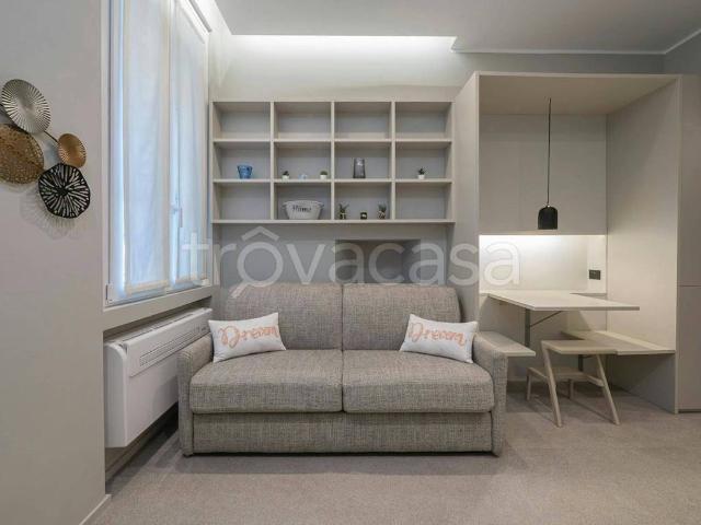 Appartamento in affitto a Milano via Cesare da Sesto, arredato, studio TrovaCasa