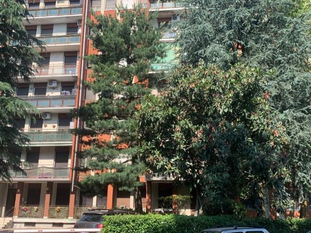 Appartamento in affitto a Milano via Civenna, 7, arredato, vicinanze negozi, balcone TrovaCasa