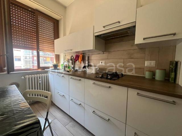 Appartamento in affitto a Milano via Curio Dentato, arredato, luminoso, balcone TrovaCasa