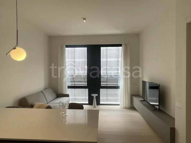 Appartamento in affitto a Milano via Antonio Cecchi, arredato, terrazzo, ascensore TrovaCasa