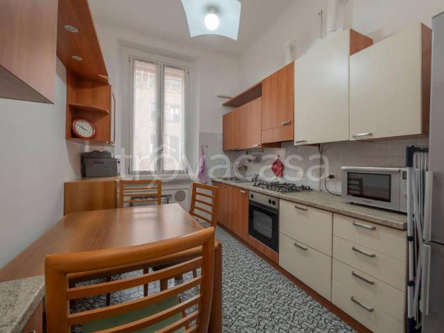 Appartamento in affitto a Milano via Antonio Mambretti, 22, arredato, vicinanze negozi, zona residenziale TrovaCasa