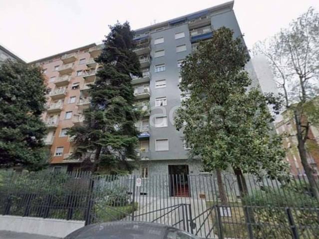 Appartamento in affitto a Milano via Angera, 14, box, parzialmente arredato, ascensore TrovaCasa
