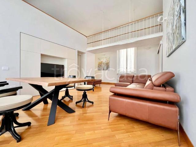 Appartamento in affitto a Milano via Alberto da Giussano, arredato, box, terrazzo TrovaCasa