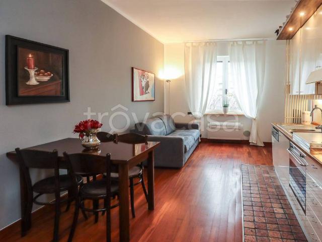 Appartamento in affitto a Milano via Alserio, arredato, ascensore, doppia esposizione TrovaCasa