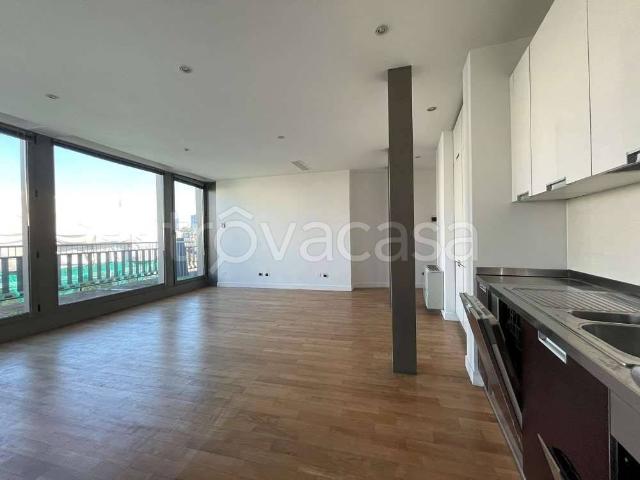 Appartamento in affitto a Milano via Arco, terrazzo, riscaldamento autonomo, vista panoramica TrovaCasa