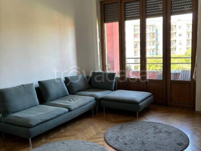 Appartamento in affitto a Milano via Azzo Carbonera, arredato, ascensore, doppia esposizione TrovaCasa