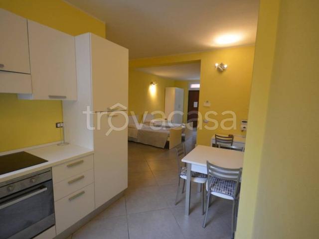 Appartamento in affitto a Milano via Bordighera, arredato, studio TrovaCasa