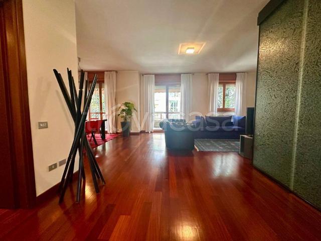 Appartamento in affitto a Milano via Battista De Rolandi, 3, arredato, terrazzo, ascensore TrovaCasa