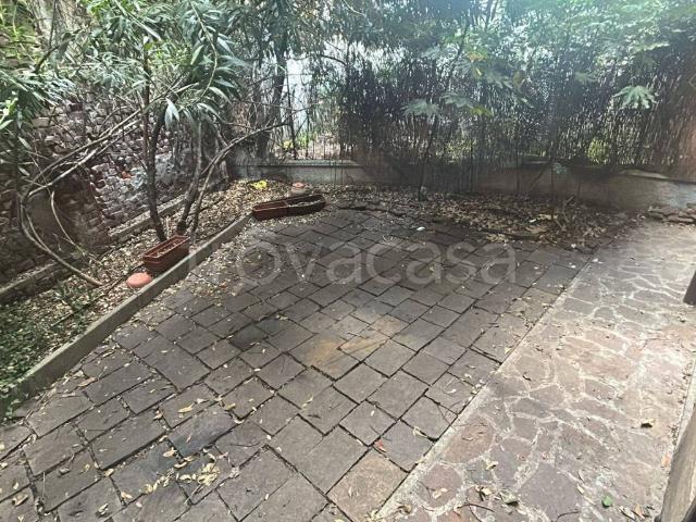 Appartamento in affitto a Milano via Bartolomeo Eustachi, 29, non arredato/vuoto, giardino privato, riscaldamento autonomo TrovaCasa