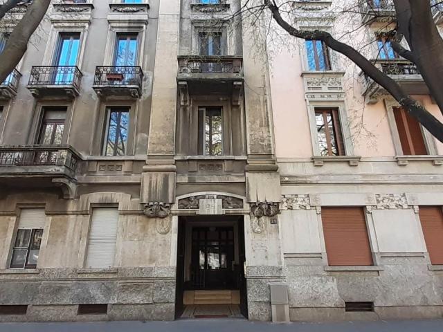 Appartamento in affitto a Milano via Bartolomeo Eustachi 29, riscaldamento autonomo, doppia esposizione, libero subito TrovaCasa