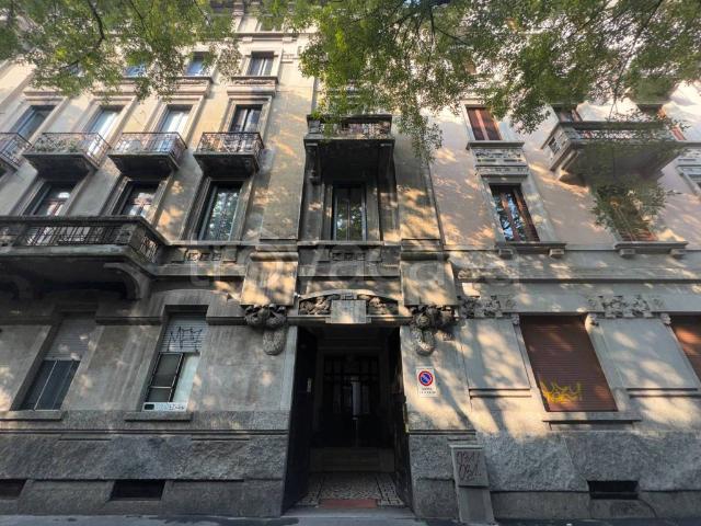 Appartamento in affitto a Milano via Bartolomeo Eustachi, 29, riscaldamento autonomo, servizio di portineria, cucina abitabile TrovaCasa