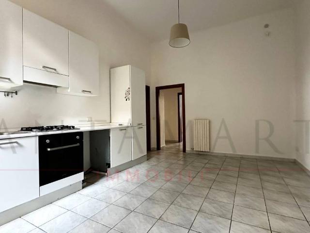 Appartamento in affitto a Milano via Bartolomeo Eustachi, non arredato/vuoto, senza ascensore, cucina abitabile TrovaCasa