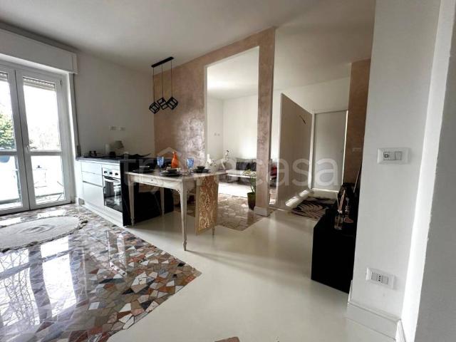 Appartamento in affitto a Milano via Giuseppe Ripamonti, arredato, vicinanze negozi, luminoso TrovaCasa